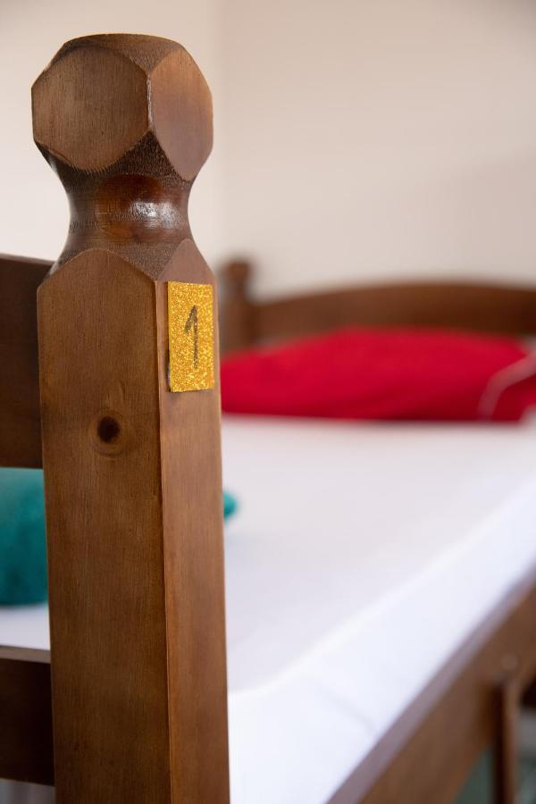 Hostel Calabria Na Vila Madalena Junto A Alegria Da Vila サンパウロ エクステリア 写真