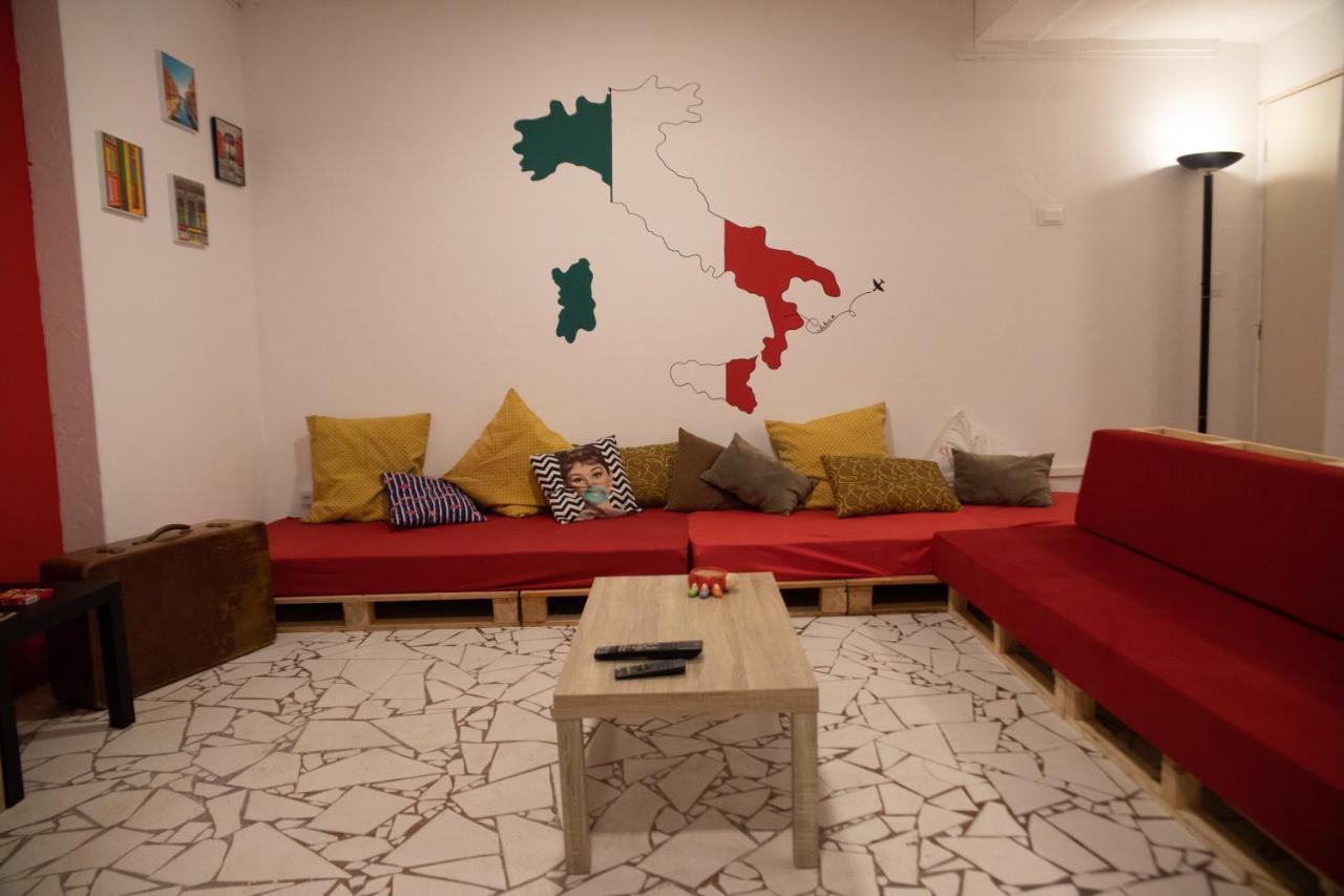 Hostel Calabria Na Vila Madalena Junto A Alegria Da Vila サンパウロ エクステリア 写真