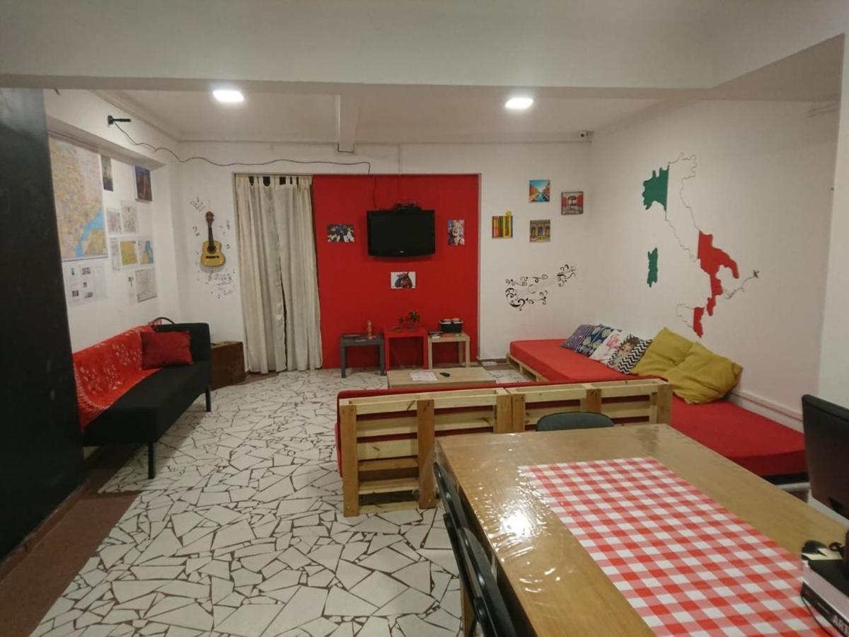 Hostel Calabria Na Vila Madalena Junto A Alegria Da Vila サンパウロ エクステリア 写真